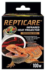 The ZooMed ReptiCare Infrared Heat Projector 100w box displays a reptile image and heat lamp illustration, highlighting infrared heating features suitable for reptiles.