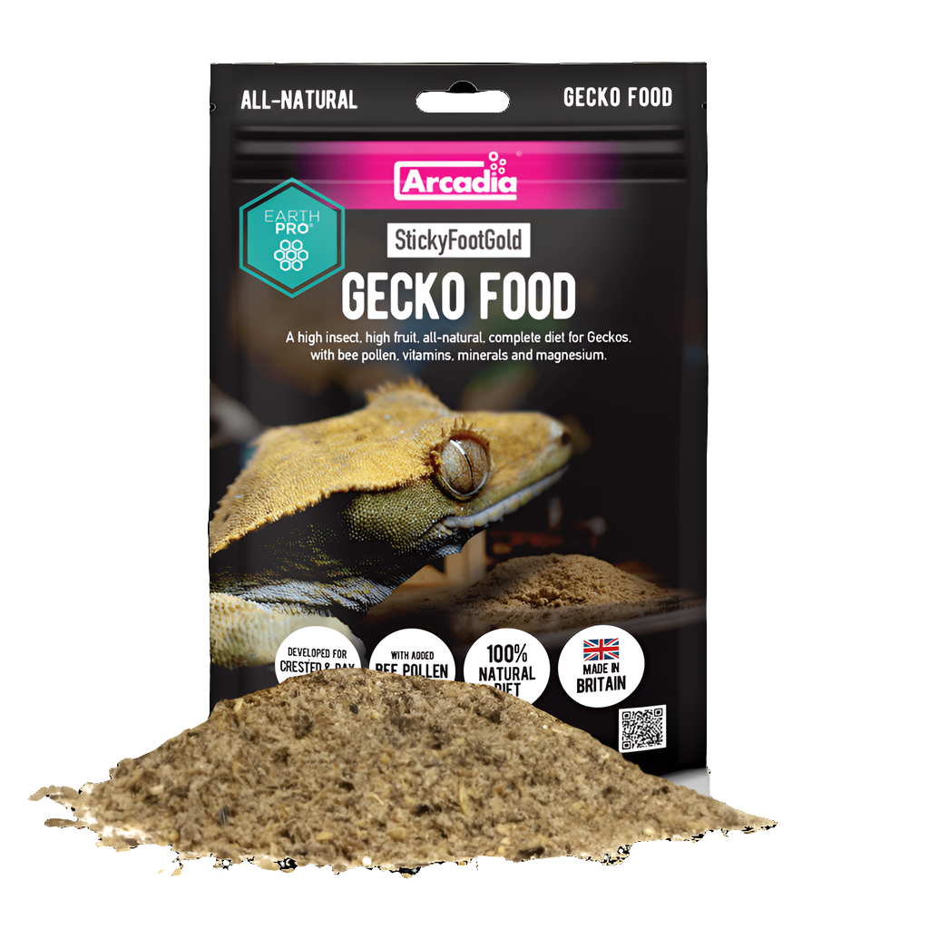 Arcadias StickyFootGold Gecko Food 50g packaging boasts a vibrant gecko image, emphasizing its nutritious ingredients like bee pollen, vitamins, and minerals. Some food is scattered at the bottom, and a Made in Britain label completes the presentation.