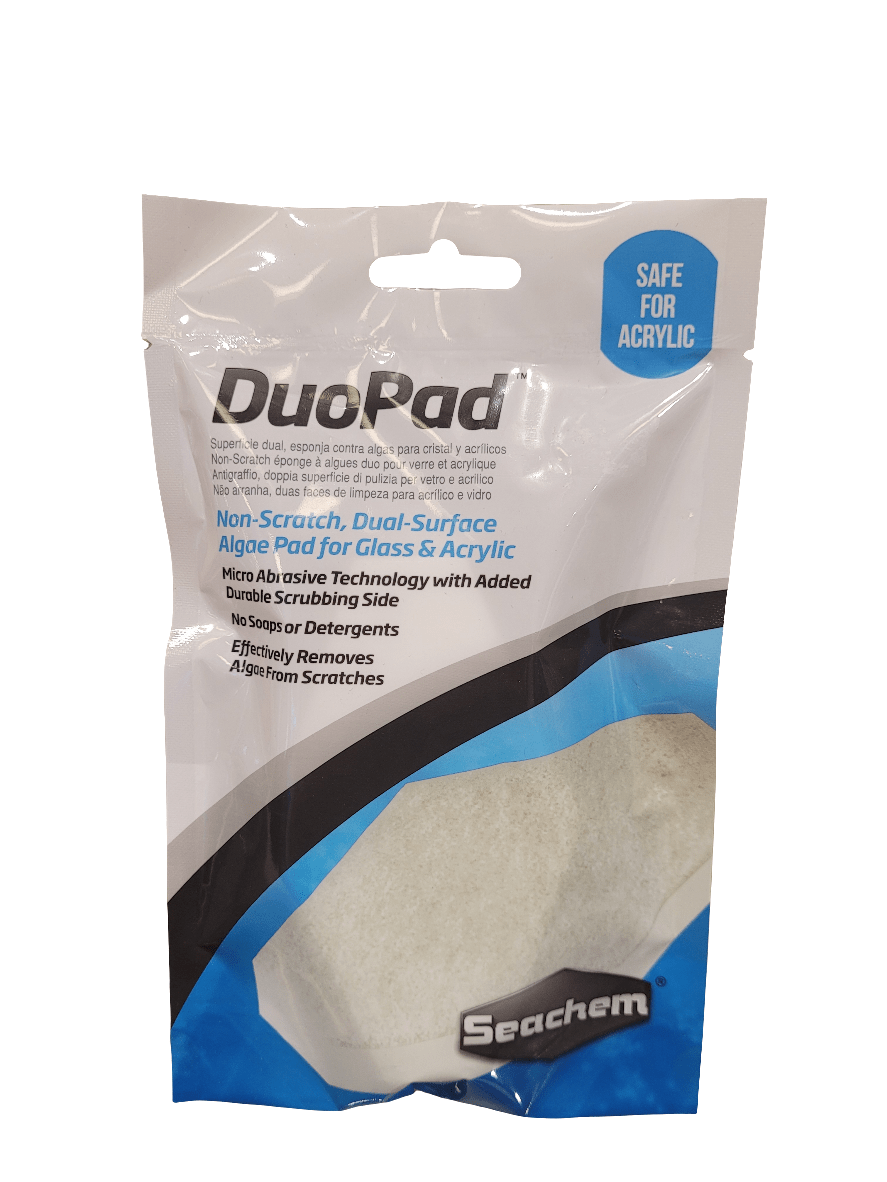 The Seachem - DuoPad is a packaged cleaning pad specifically designed for glass and acrylic surfaces, boasting features such as non-scratch technology, dual-surface functionality, and eliminating the need for soap or detergents. The label assures that it is safe for acrylic use.